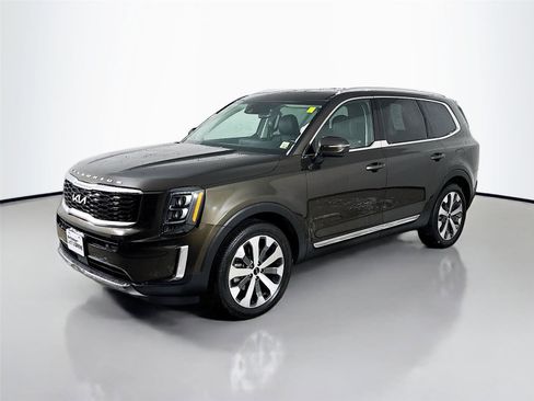 Used 2022 Kia Telluride EX w/ EX Premium Package image 5