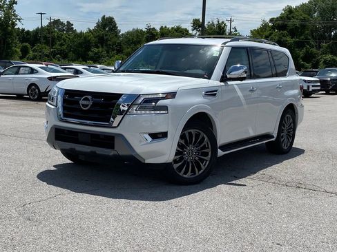 Used 2023 Nissan Armada Platinum w/ Captain's Chairs Package AWD/4WD image 3
