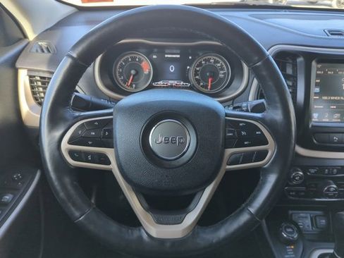 Used 2018 Jeep Cherokee Limited image 19