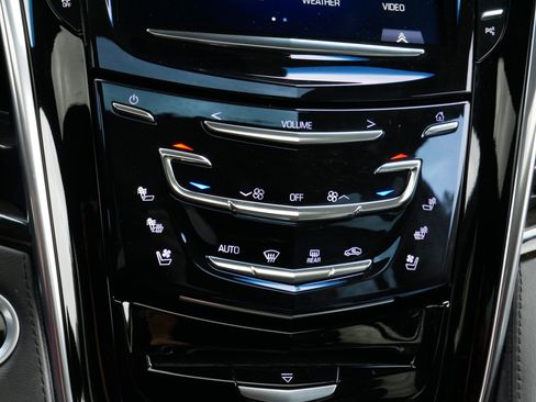 Used 2017 Cadillac Escalade ESV Platinum AWD/4WD image 25