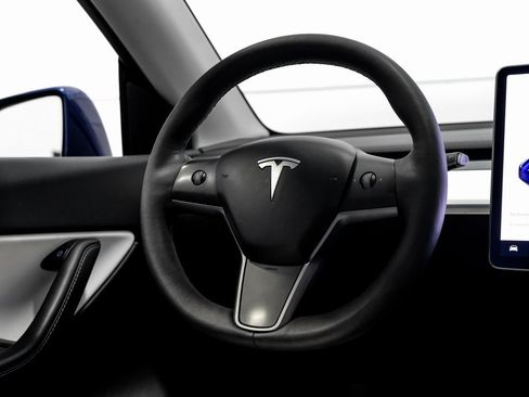 Used 2021 Tesla Model Y Performance image 17