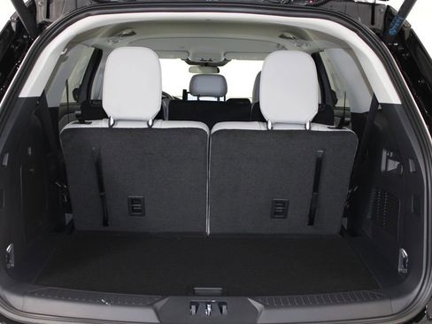 New 2026 Ford Explorer Active RWD image 13