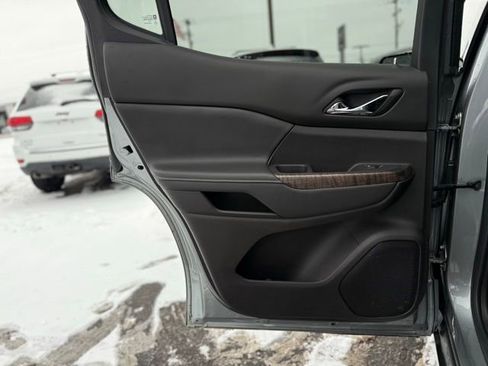 Used 2023 GMC Acadia Denali image 11