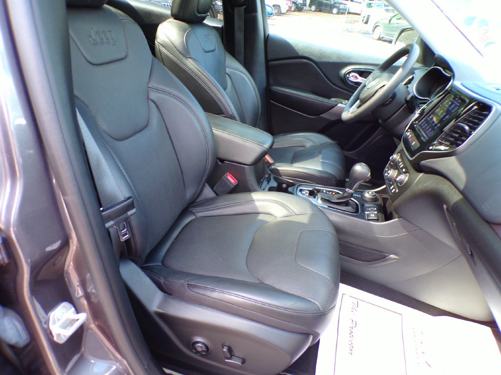 Used 2021 Jeep Cherokee Limited AWD/4WD image 5