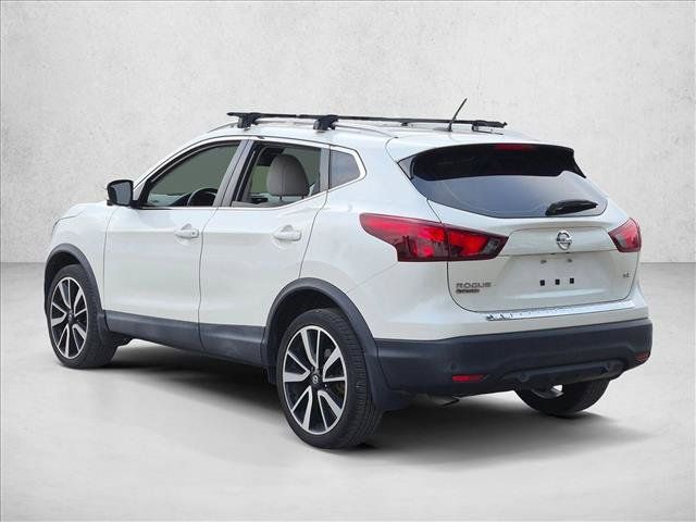 Used 2019 Nissan Rogue Sport SL w/ Premium Package FWD image 4