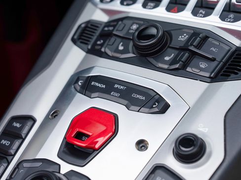 Used 2018 Lamborghini Aventador S AWD/4WD image 63