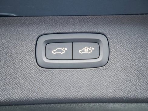 New 2026 Volvo XC90 B6 Plus w/ Protection Package Premier image 11