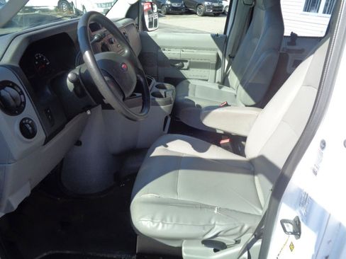 Used 2013 Ford E-250 and Econoline 250 Extended w/ PWR Group RWD image 14