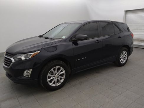 Used 2021 Chevrolet Equinox LS AWD/4WD image 2