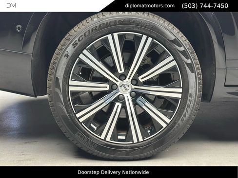 Used 2023 Volvo XC90 B6 Plus image 43
