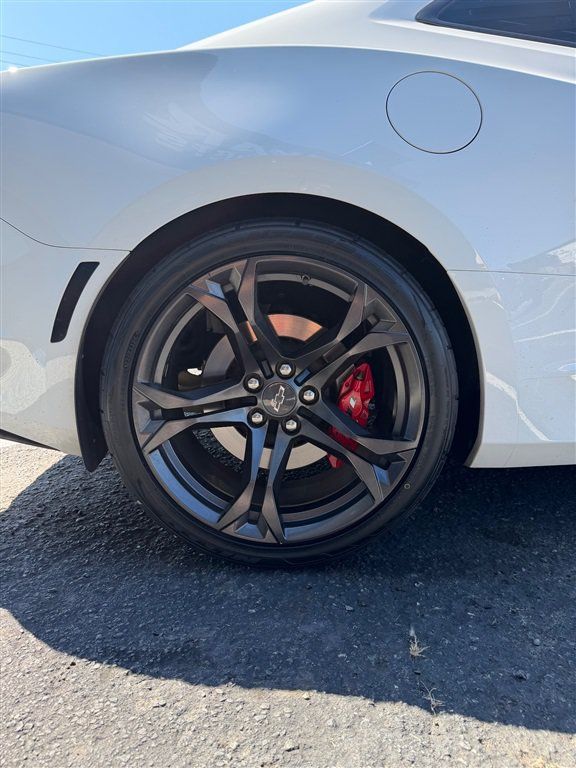 Used 2020 Chevrolet Camaro SS RWD image 13