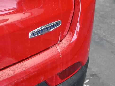 Used 2024 Jeep Compass Latitude image 13