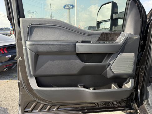 Used 2024 Ford F250 Lariat w/ Sport Appearance Package AWD/4WD image 12