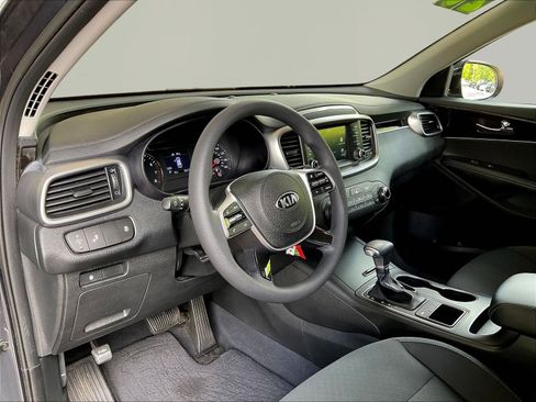 Used 2020 Kia Sorento LX FWD image 17