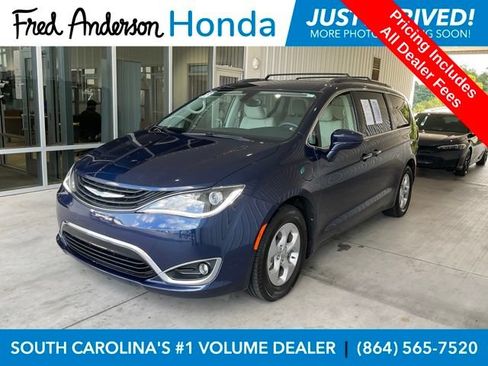 Used 2018 Chrysler Pacifica Touring Plus FWD image 1