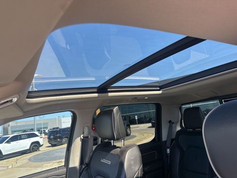 Used 2022 RAM 1500 Laramie w/ Laramie Southwest Edition image 16