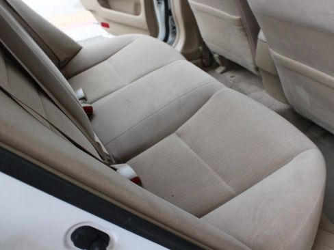 Used 2004 Honda Accord LX image 6