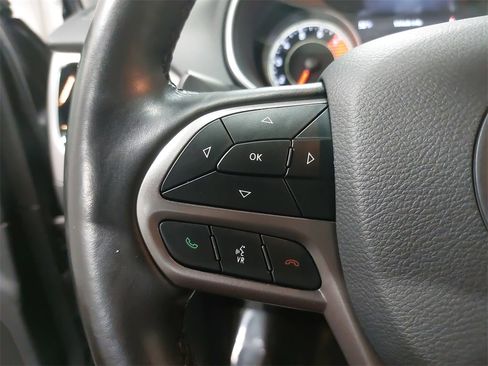 Used 2021 Jeep Cherokee Limited image 17