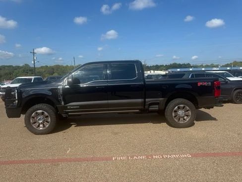 Used 2024 Ford F250 King Ranch w/ FX4 Off-Road Package AWD/4WD image 6