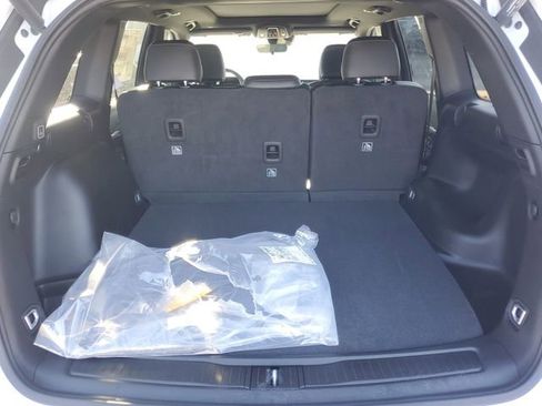 New 2025 Jeep Grand Cherokee Limited image 9