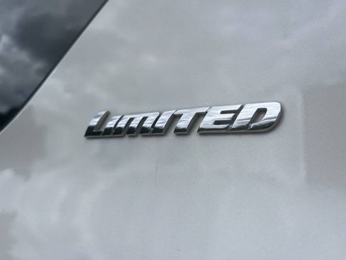 Used 2015 Toyota 4Runner Limited AWD/4WD image 9
