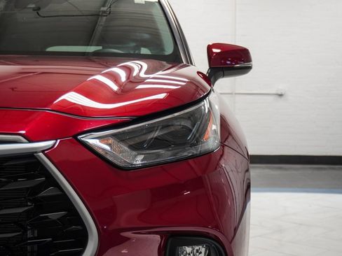 Used 2023 Toyota Highlander XLE image 42