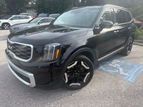 Used 2025 Kia Telluride S FWD image 2