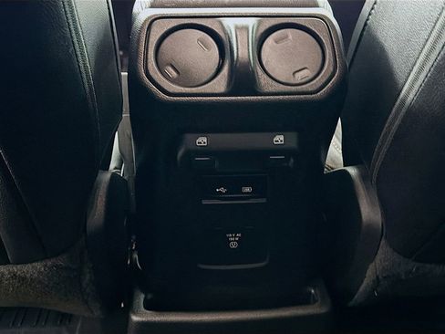 Used 2020 Jeep Wrangler Unlimited Sahara image 36