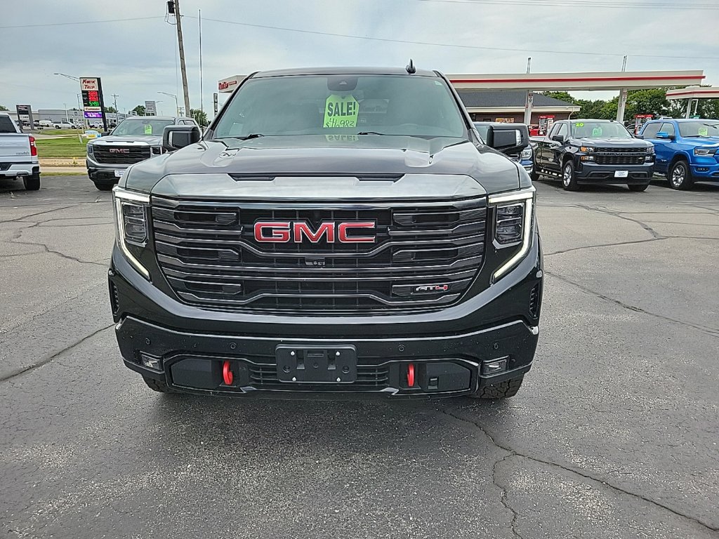 Used 2023 GMC Sierra 1500 AT4 AWD/4WD image 2