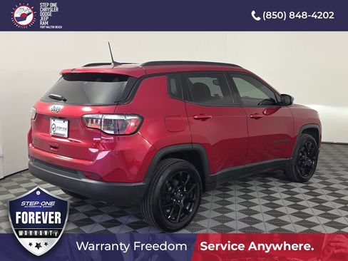 Used 2025 Jeep Compass Latitude w/ Altitude Special Edition AWD/4WD image 7