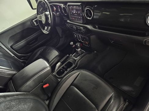Used 2022 Jeep Wrangler Unlimited Sahara AWD/4WD image 32