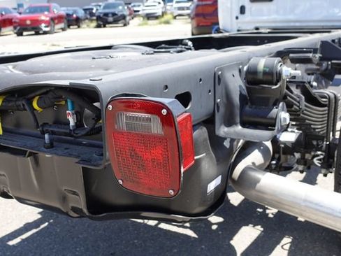 New 2025 RAM 3500 Tradesman AWD/4WD image 9
