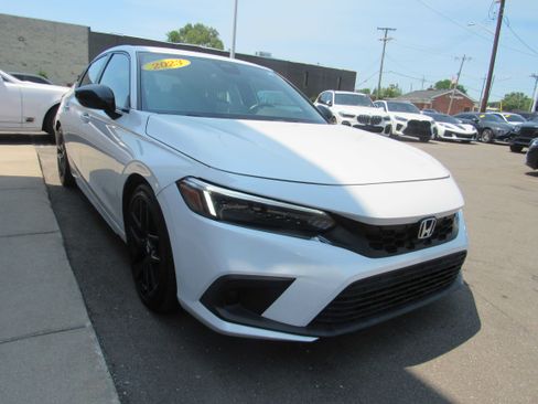 Used 2023 Honda Civic Sport image 4