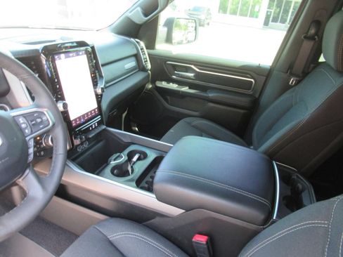 Used 2025 RAM 1500 Big Horn AWD/4WD image 16