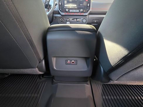 Used 2026 Nissan Frontier PRO-4X w/ Tow Package AWD/4WD image 9