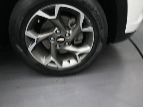 Used 2024 Chevrolet Trax LT FWD image 16