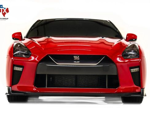 Used 2019 Nissan GT-R Premium w/ Premium Interior Package image 8