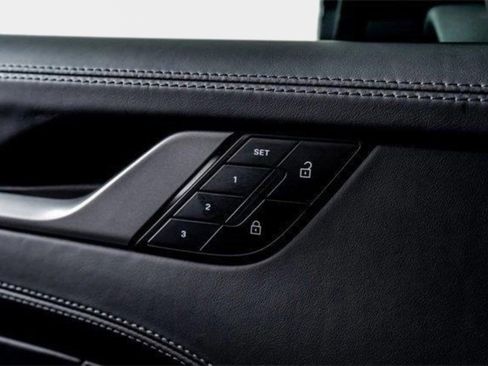 Used 2025 Porsche 911 Carrera image 34