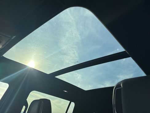 Used 2023 Cadillac Escalade ESV Sport image 5