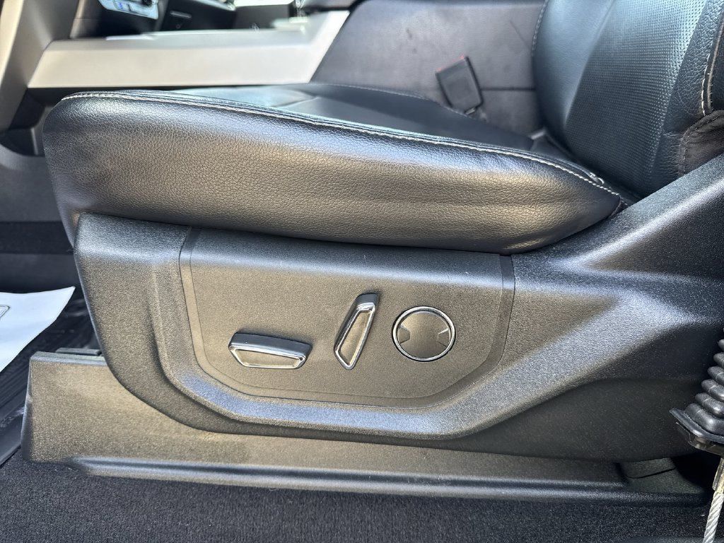 Used 2019 Ford F250 Lariat w/ Lariat Ultimate Package AWD/4WD image 14