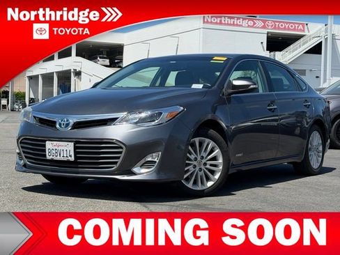 Used 2015 Toyota Avalon XLE Premium w/ Preferred Accessory Package FWD image 3