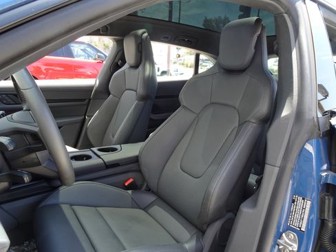 Used 2022 Porsche Taycan 4 Cross Turismo image 11