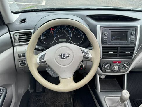 Used 2013 Subaru Forester 2.5X Premium AWD/4WD image 31