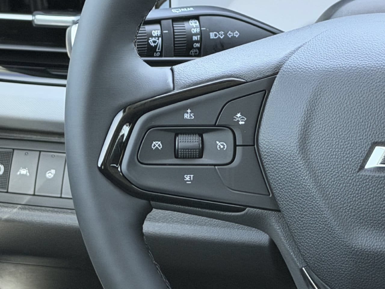 New 2027 Chevrolet Bolt RS w/ Technology Package FWD image 13