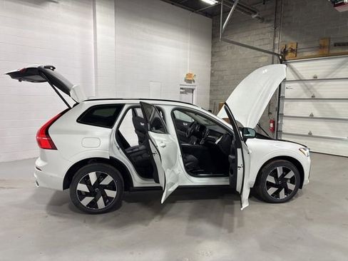 Used 2025 Volvo XC60 T8 Plus w/ Climate Package image 31