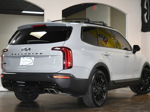 Used 2022 Kia Telluride SX w/ SX Prestige Package image 5