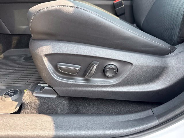 Used 2026 Toyota Crown Platinum AWD/4WD image 22