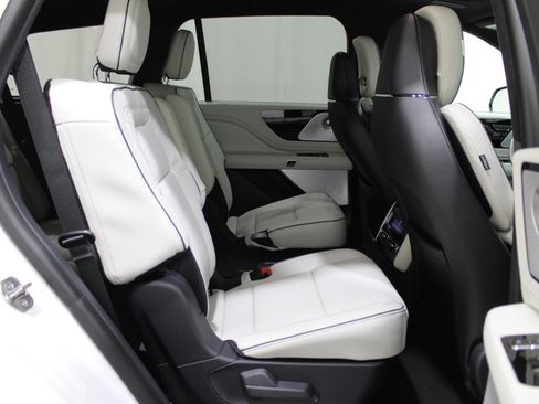 New 2026 Lincoln Aviator Black Label w/ Black Label Special Edition image 28