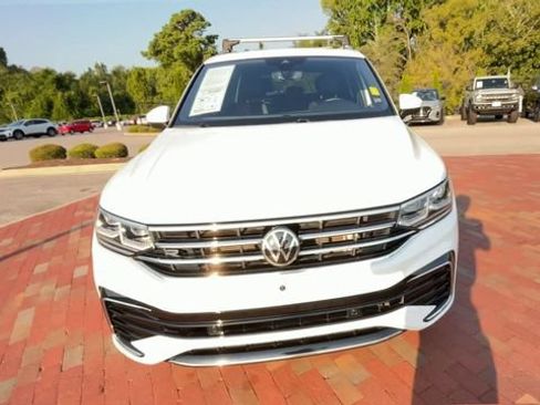 Used 2022 Volkswagen Tiguan SEL R-Line AWD/4WD image 4