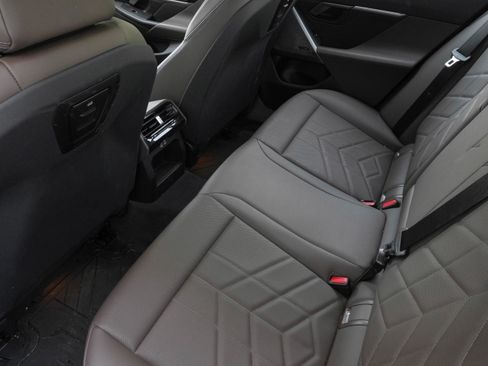 Used 2024 BMW i5 eDrive40i w/ Convenience Package RWD image 34